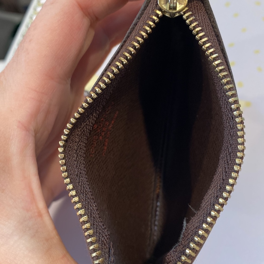 Authentic Louis Vuitton key pouch - Picture 5 of 8